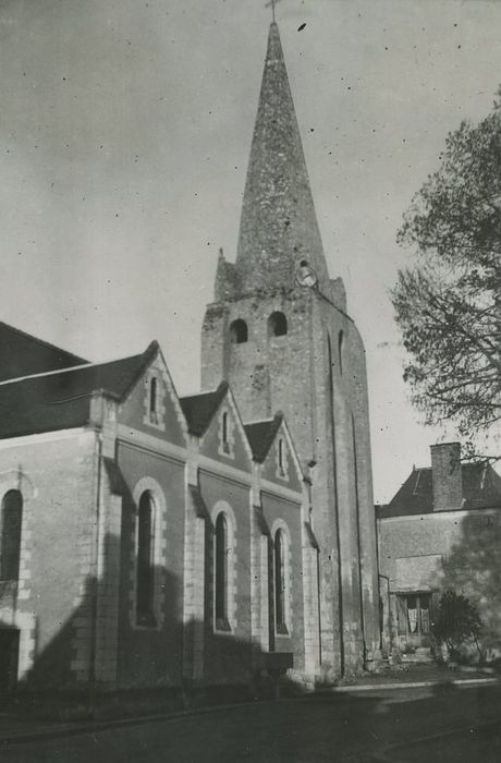 Eglise Saint-Maixent : Clocher, vue partielle