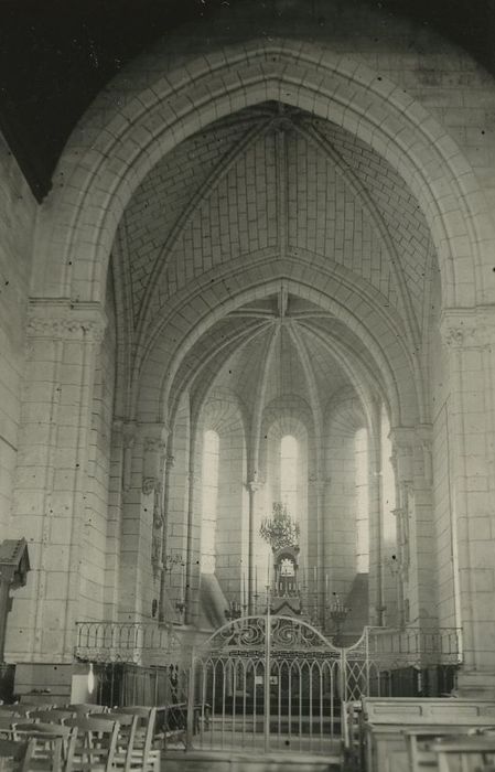 Eglise de la Sainte-Trinité : Choeur, vue générale