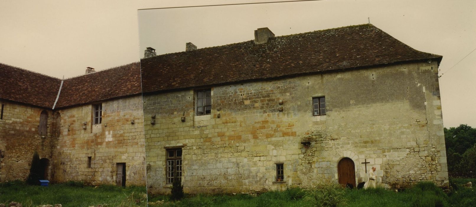 Prieuré Notre-Dame et Saint-Etienne de Villiers : Aile sud, façade nord, vue générale