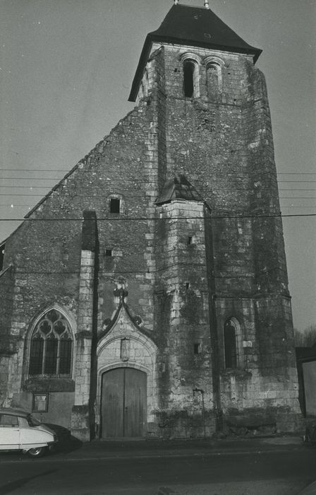 Eglise Saint-Pierre : Façade occidentale, vue générale