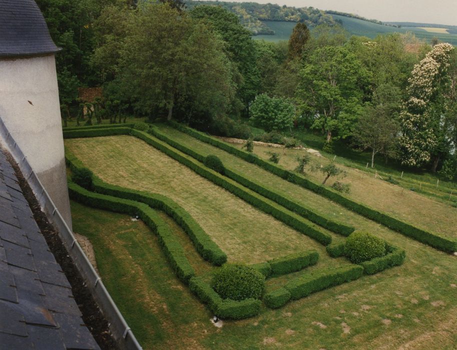 Château d'Apremont : Jardins nord, vue partielle