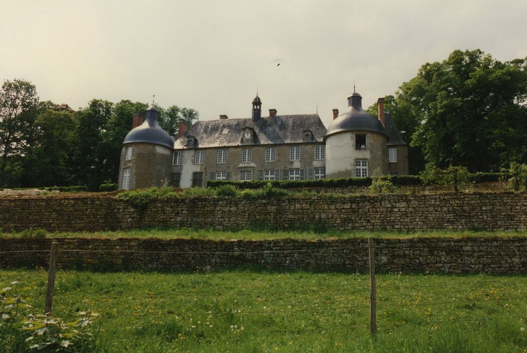 Château d'Apremont : Façade nord, vue générale