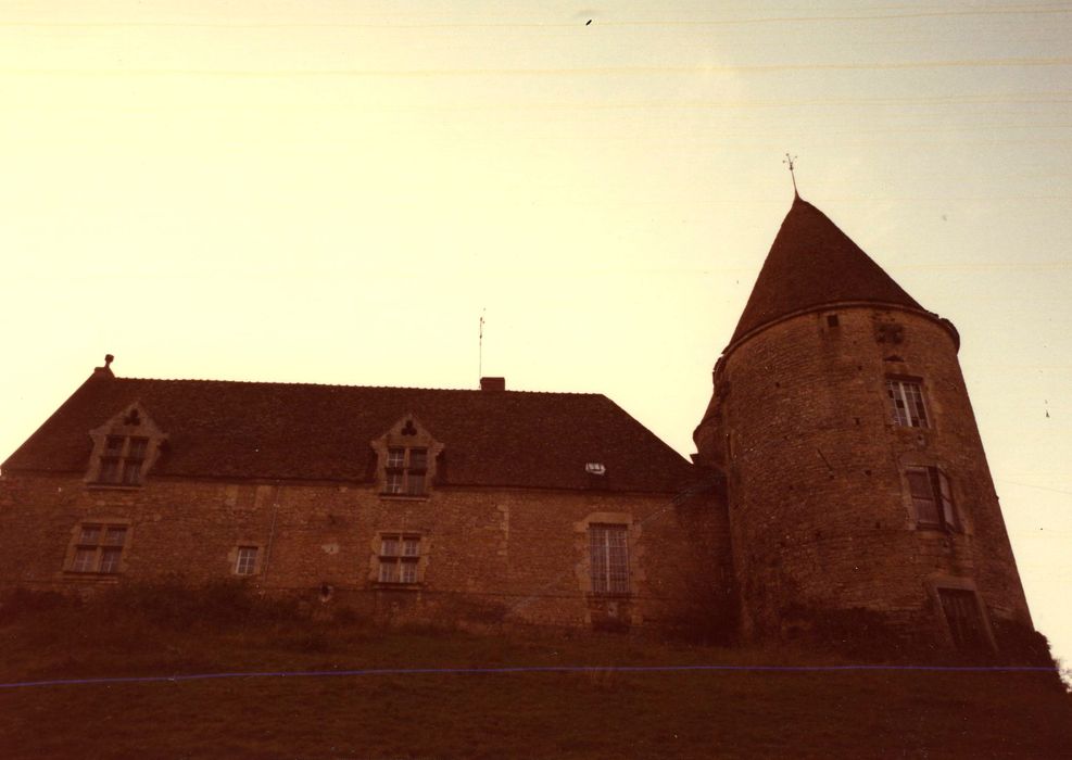 Château de la Motte : Façade est, vue générale