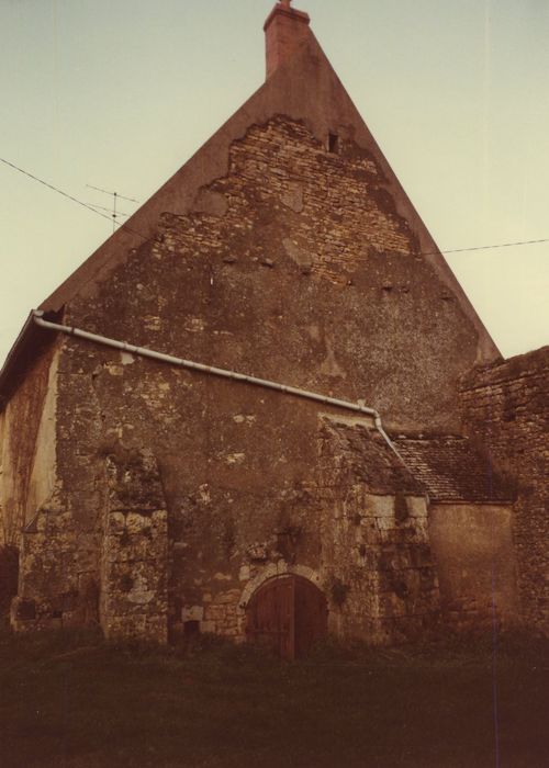 Château de la Motte : Aile est, pignon sud, vue générale