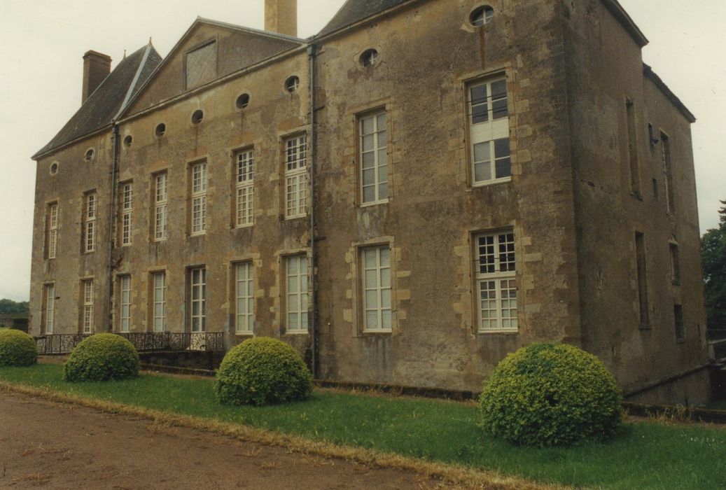 Château : Façade nord, vue générale