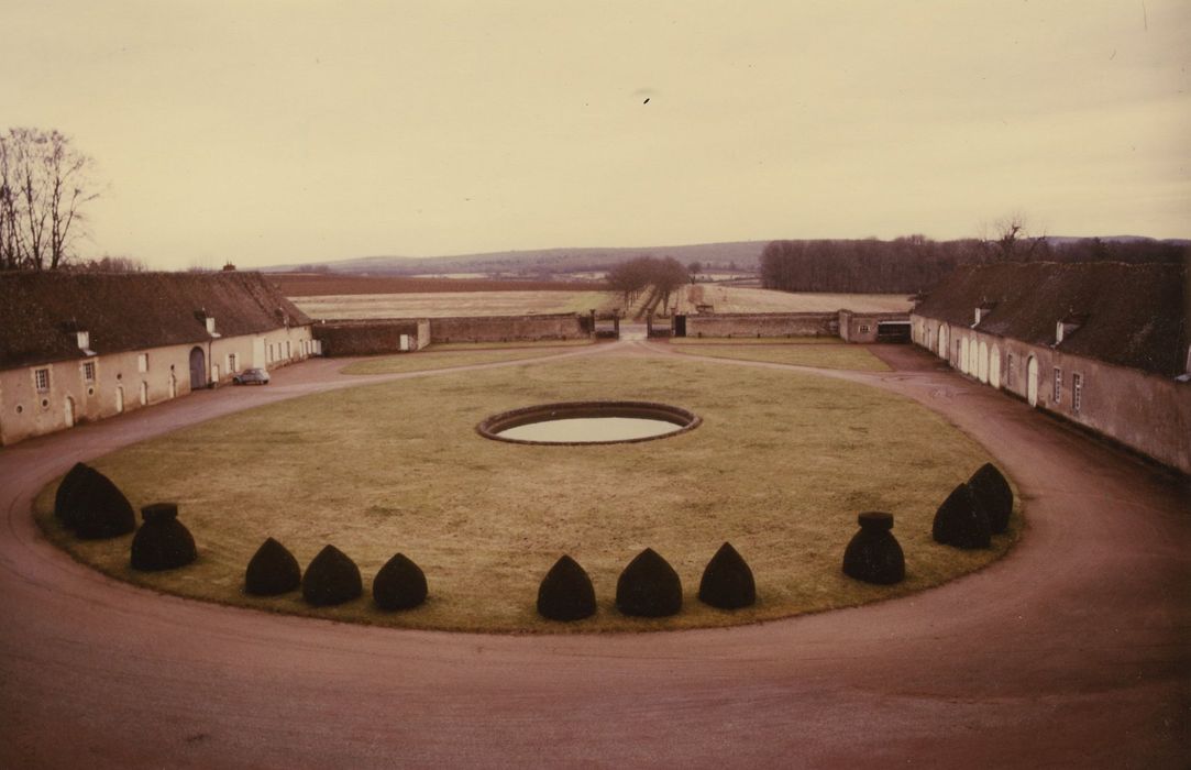 Château : Cour d’honneur, vue générale