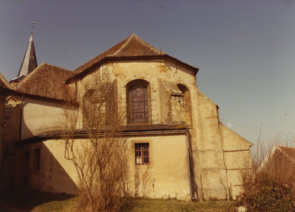 Eglise Saint-Hilaire : Chevet, vue générale