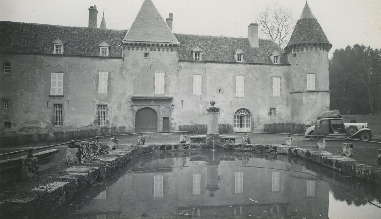 Château : Ensemble sud, vue partielle