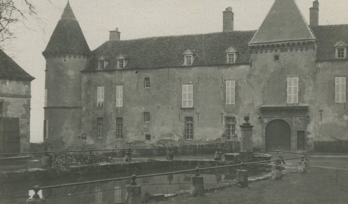 Château : Ensemble sud, vue partielle