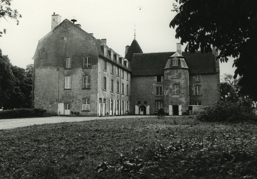 Château de Dumphlun : Ensemble nord-est, vue générale