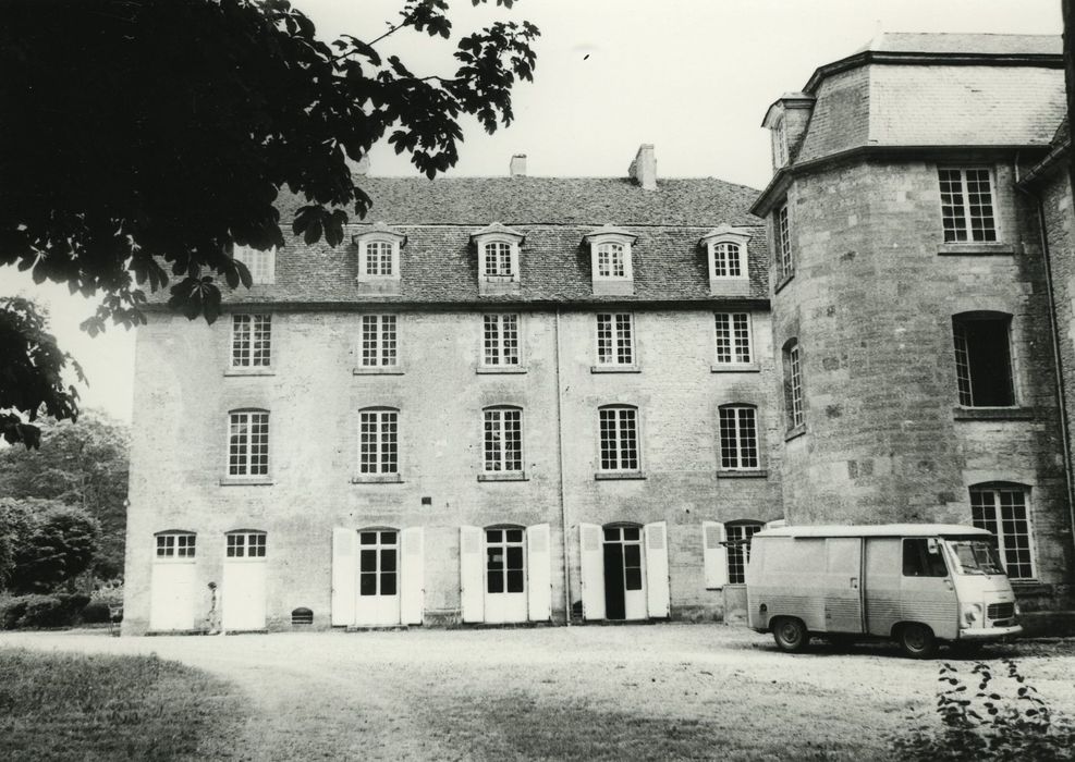 Château de Dumphlun : Aile du 18e siècle, façade nord-ouest, vue générale