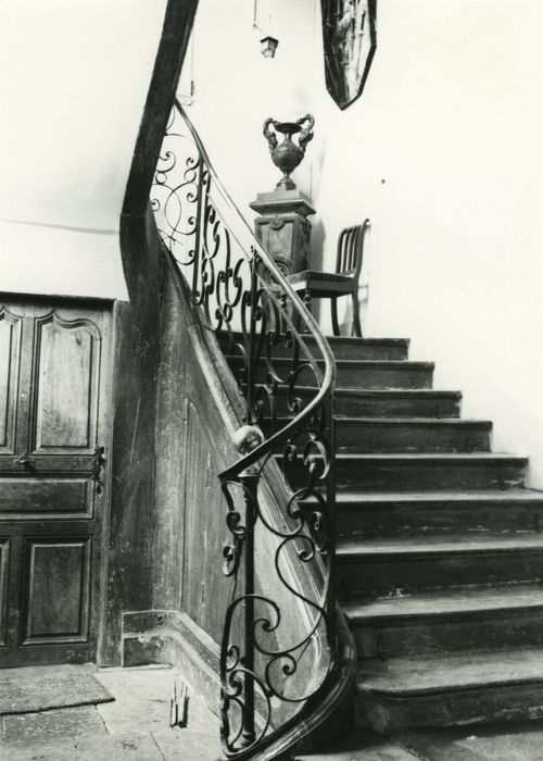 Château de Dumphlun : Aile du 18e siècle, escalier, vue partielle