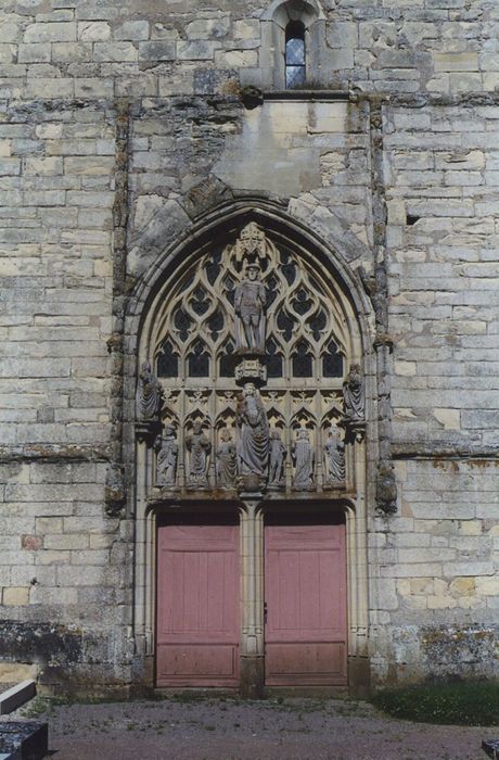 Eglise Saint-Hilaire : Portail occidental, vue générale