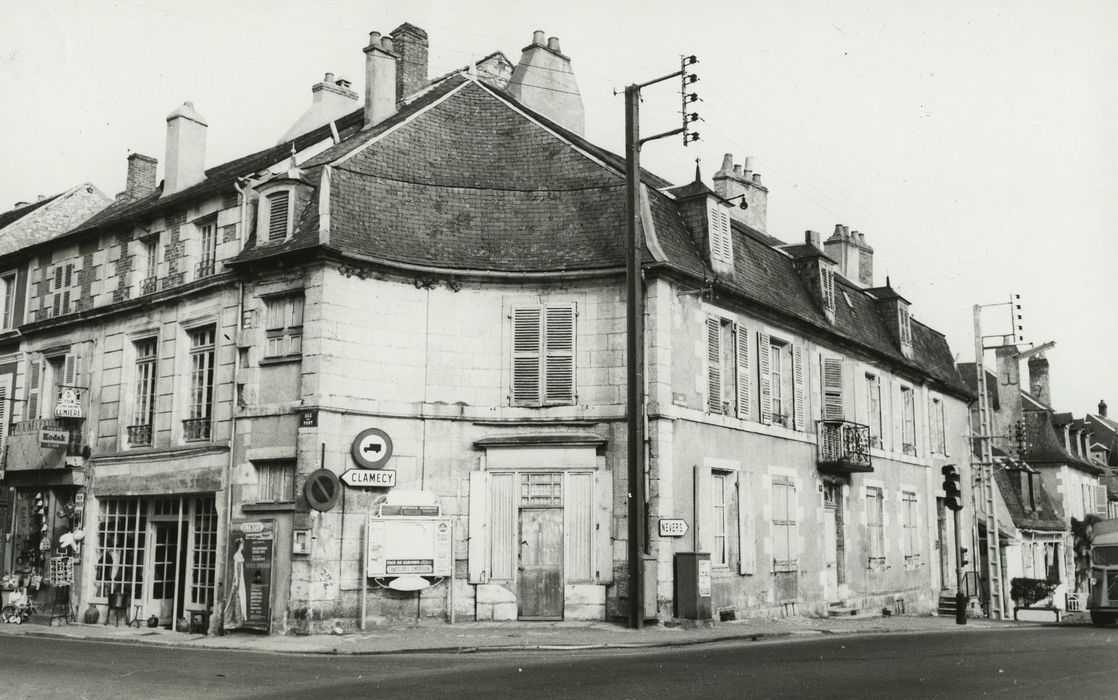 Maison : Façades sur rues, vue générale