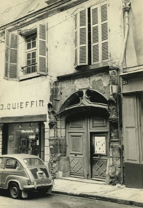 Maison : Portail du passage de la Madeleine, vue générale