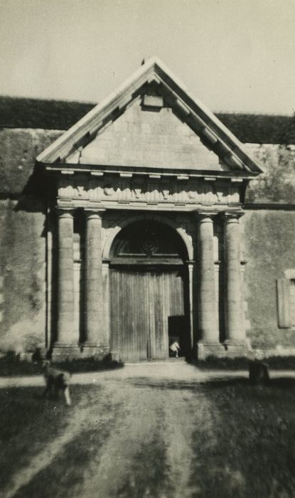 Chartreuse de Bellary (ancienne) : Portail d’accès sur rue, vue générale