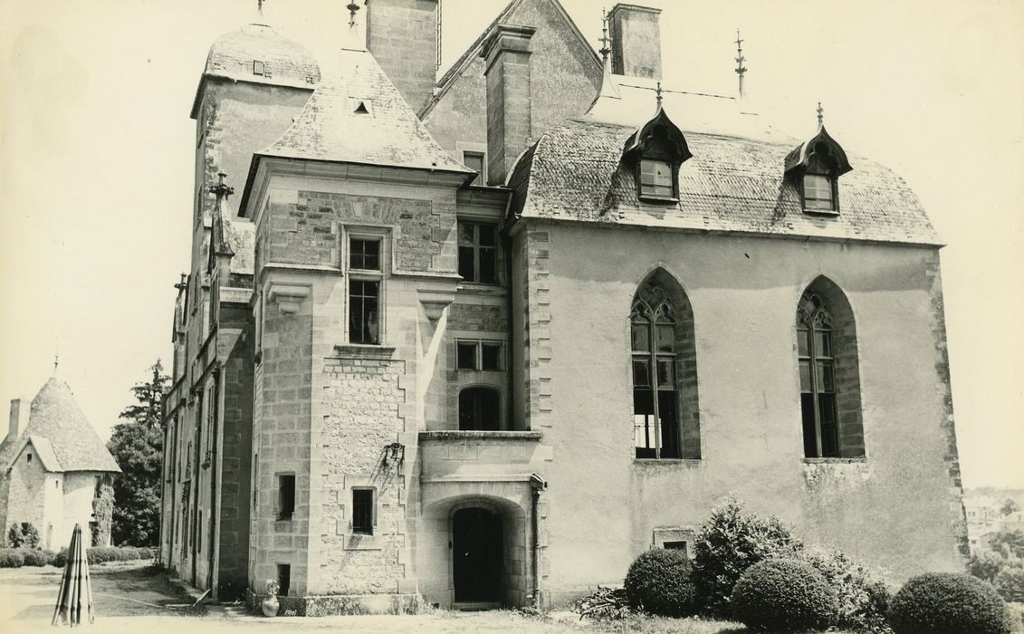 Château : Façade sud-ouest, vue générale