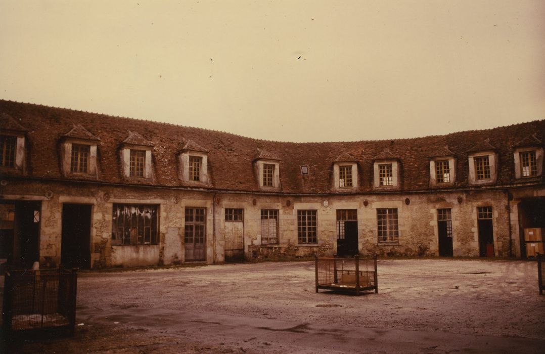 Anciennes Papeteries de Villette : Cour intérieure, vue partielle des bâtiments