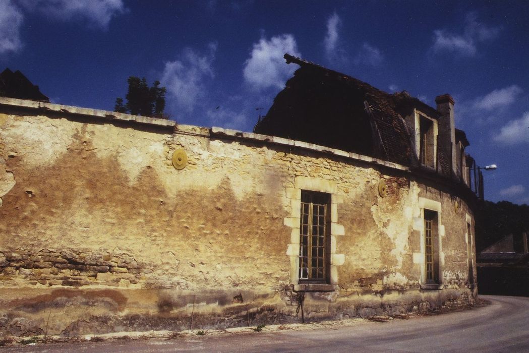 Anciennes Papeteries de Villette : Bâtiment formant l’hémicycle depuis l’extérieur, ensemble sud, vue partielle