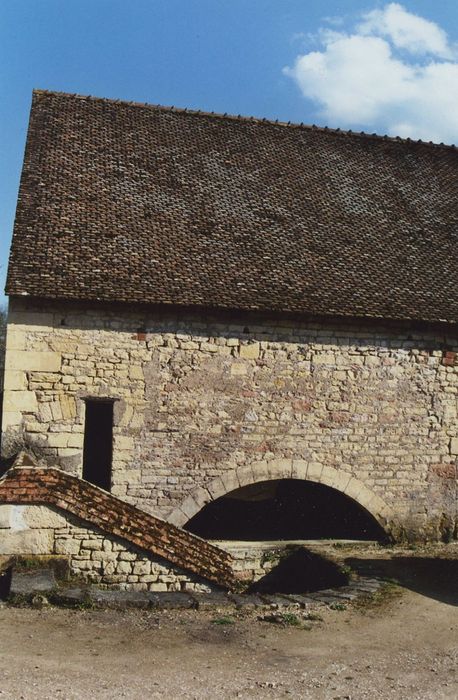 Anciennes forges de Forgeneuve : Grande halle de la forge, vue partielle