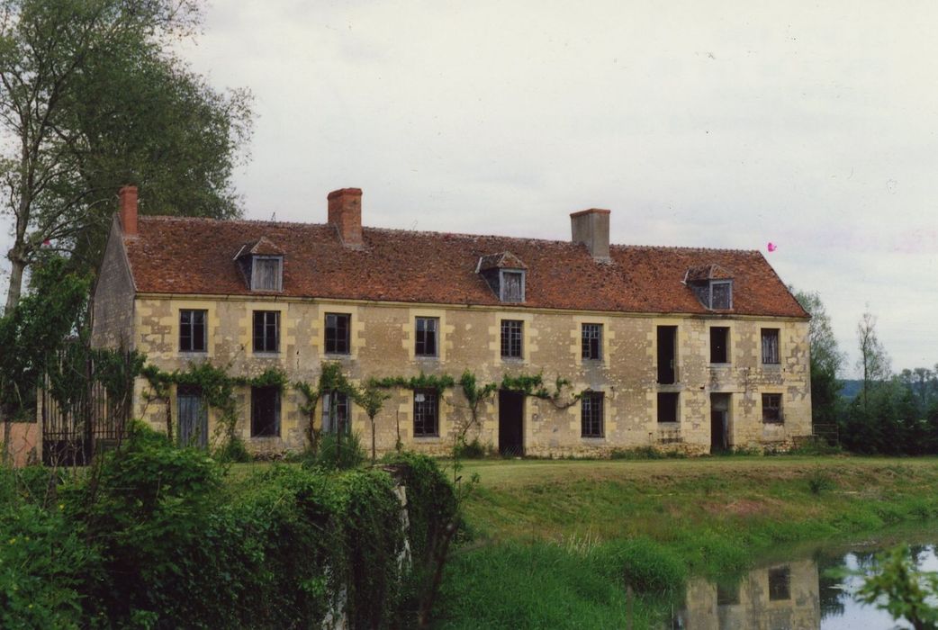 Anciennes forges de Forgeneuve : Logement des ouvriers, façade sud, vue générale