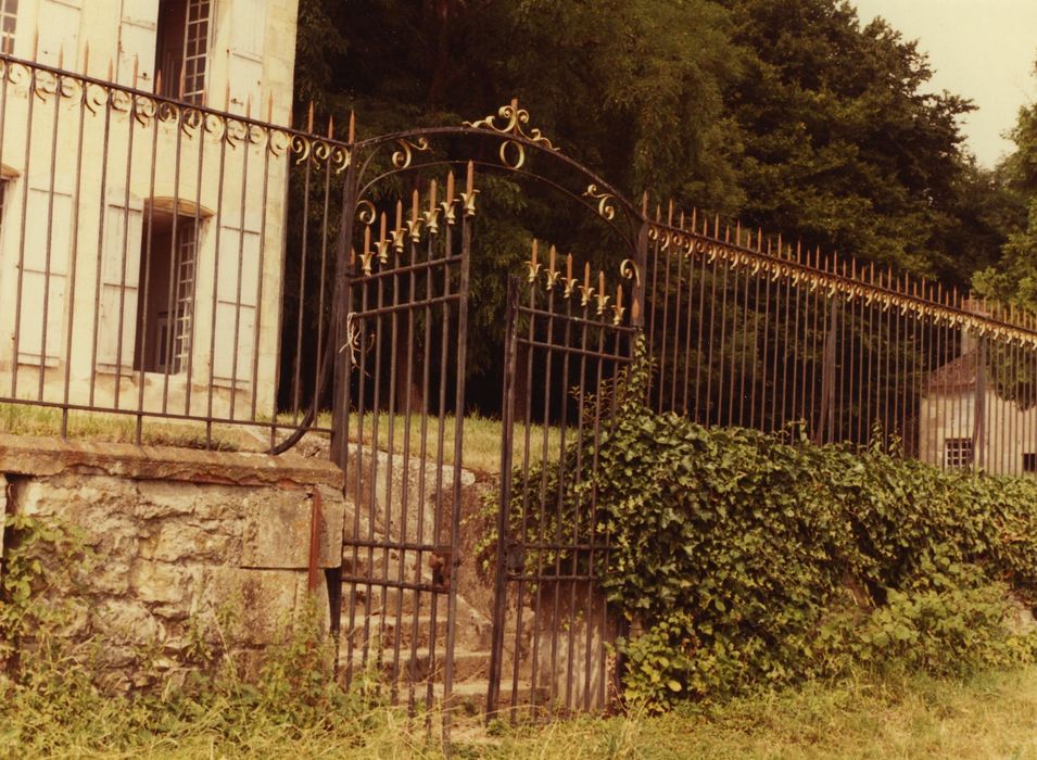 Ermitage des Jésuites (ancien) : Clôture de la terrasse sud, vue partielle