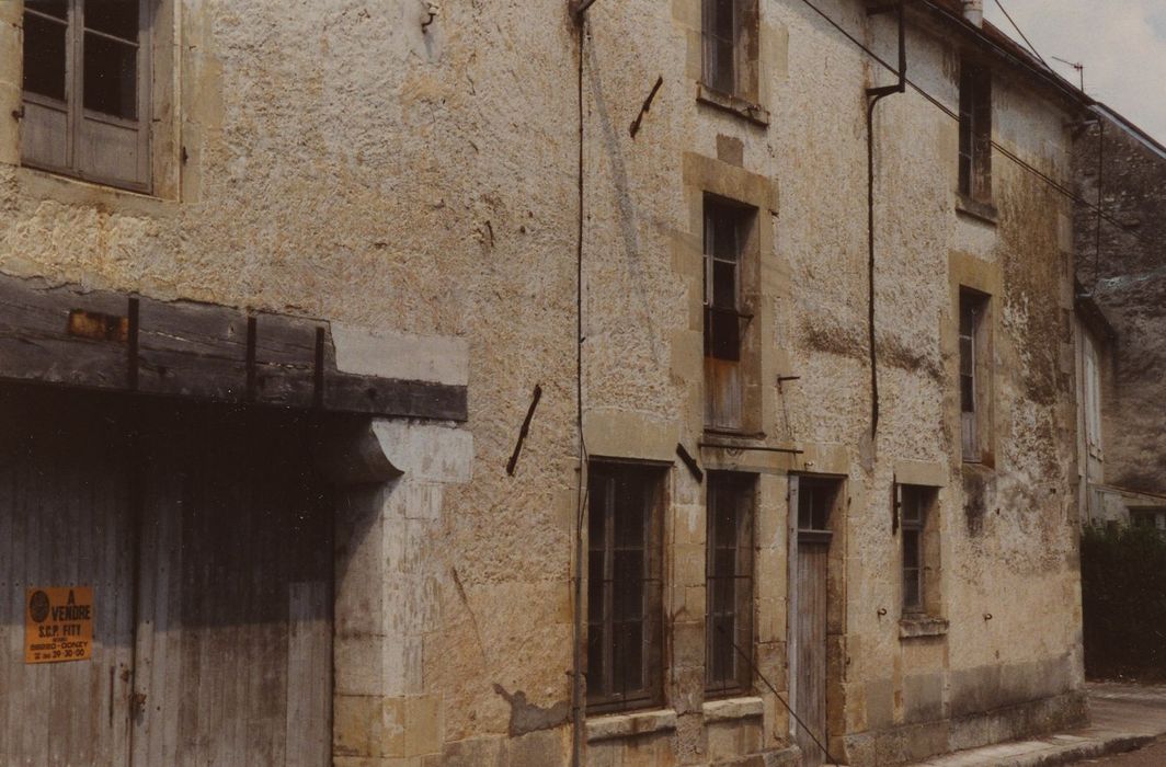 Moulin de Maupertuis : Façade sur rue, vue partielle