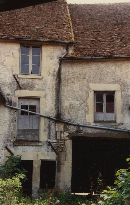 Moulin de Maupertuis : Façade sur rue, vue partielle