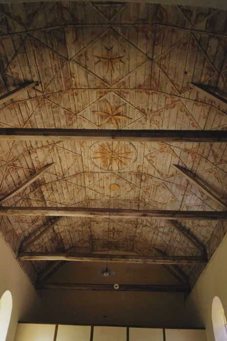 Eglise Saint-Vincent, ancienne chapelle seigneuriale du château de la Prye : Voûte lambrissée, vue partielle