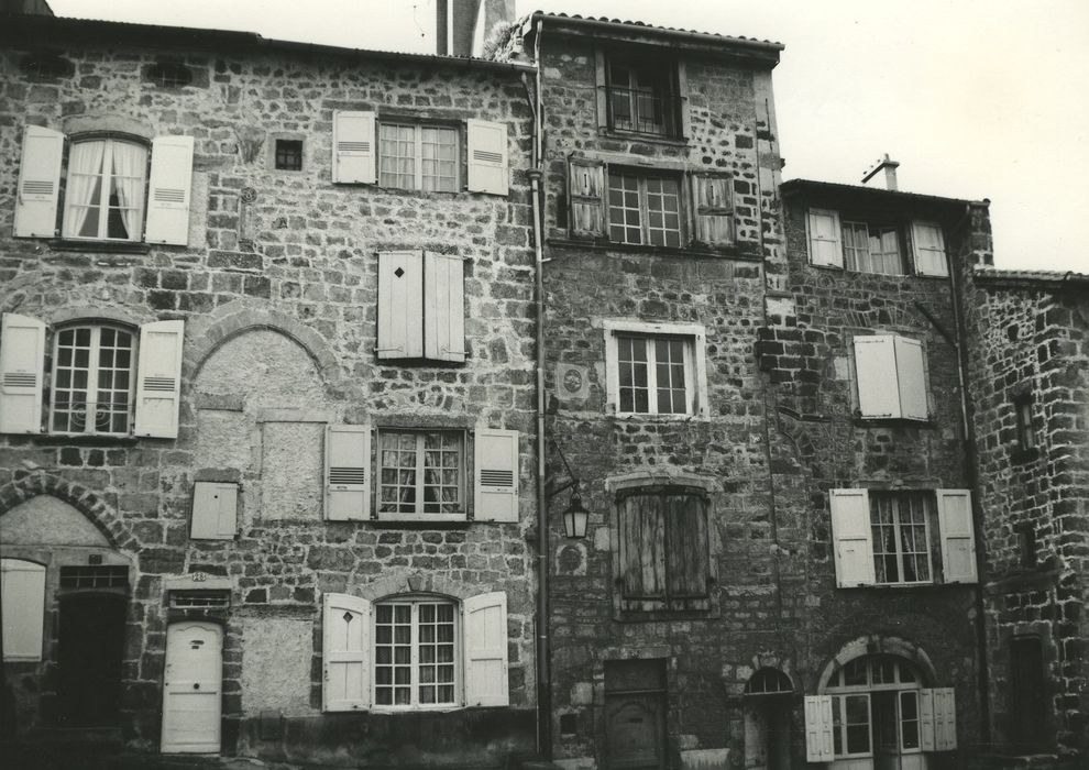 Immeubles : Façade sur rue, vue générale