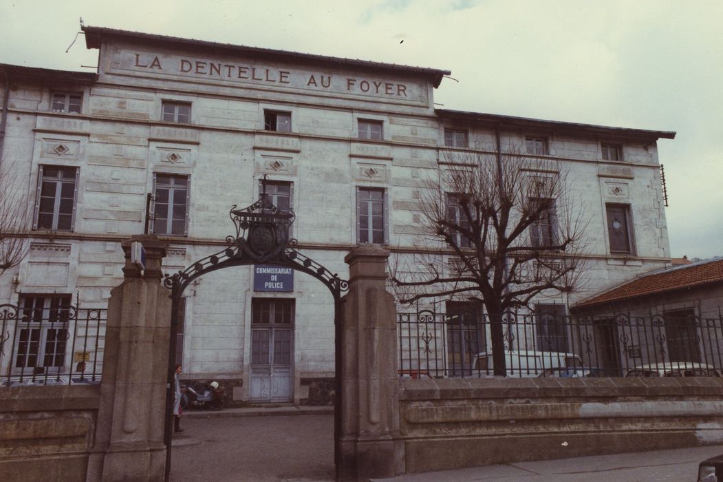 Immeuble La Dentelle au Foyer : Façade ouest, vue générale