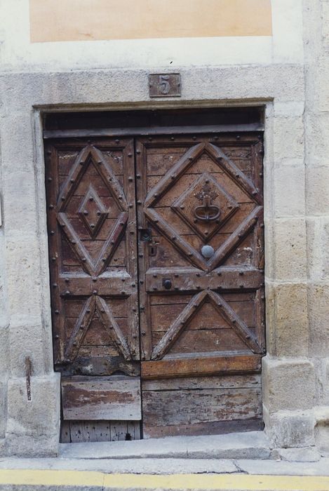 Hôtel de Séneujol : Porte d’accès sur rue, vue générale