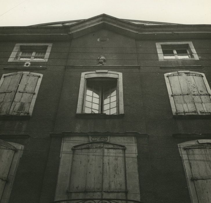 Hôtel de Miramon (ancien Logis de la Pomme et du Dauphin) : Façade sur rue, vue partielle