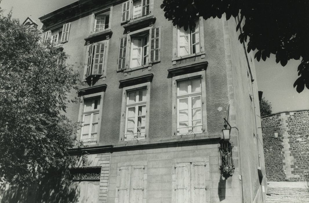 Hôtel Mailhet de Vachères : Façade ouest, vue partielle