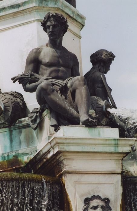 Fontaine Crozatier, détail