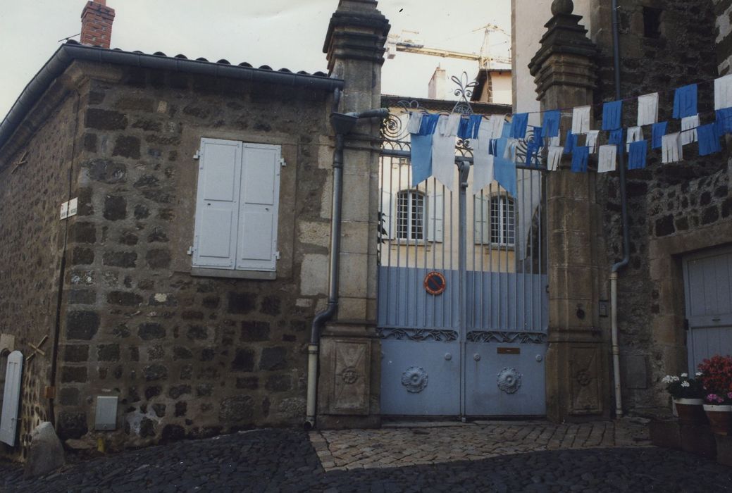 Hôtel de La Battut : Portail d’accès sud, vue générale