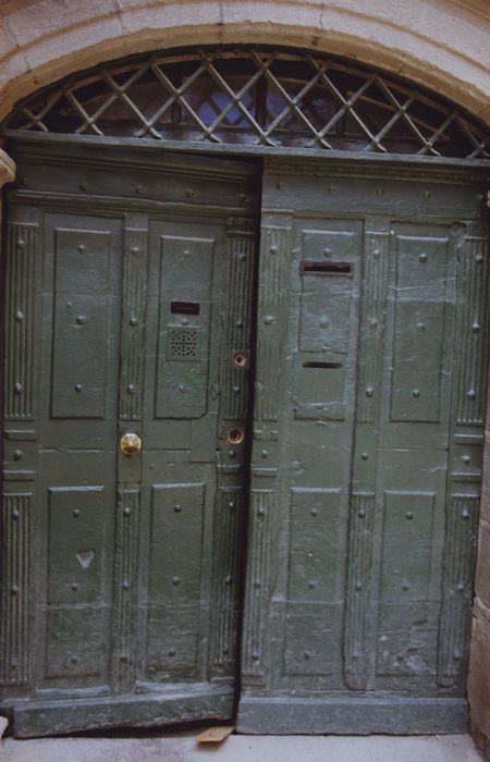 Manécanterie Notre-Dame (ancien Hôtel de Saint-Vidal) : Façade nord, porte d’accès, vue générale des vantaux