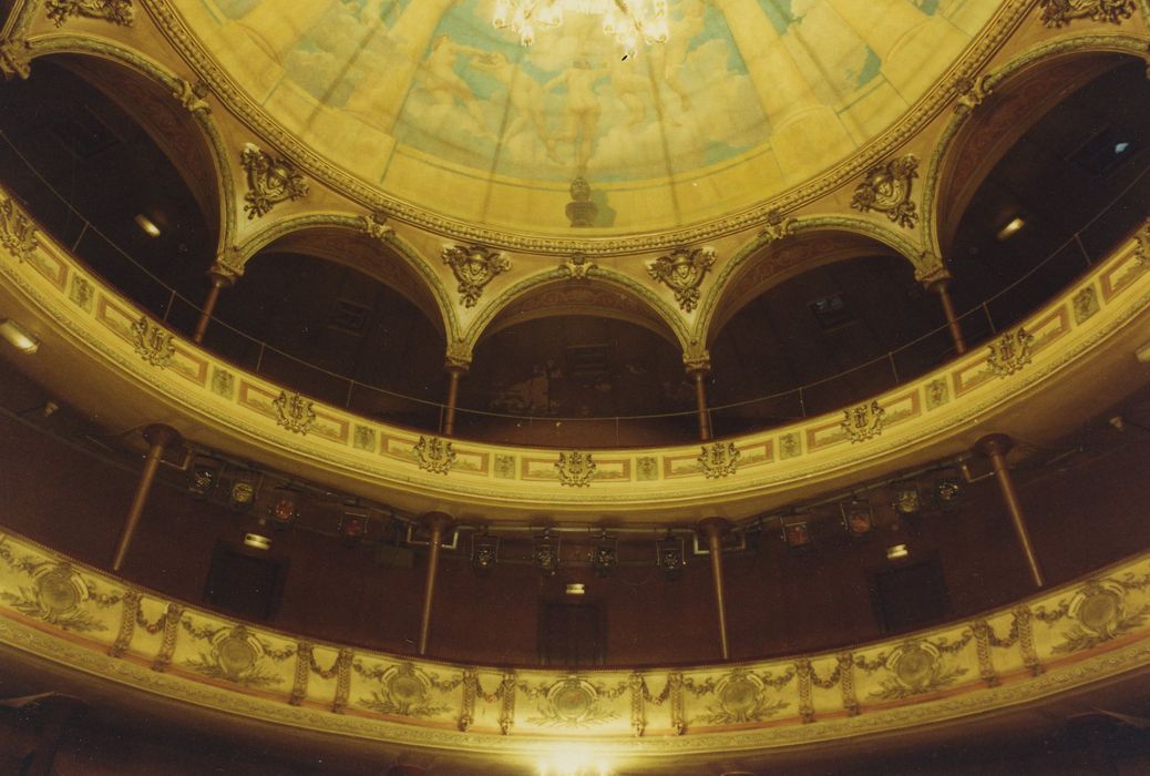 Théâtre : 2ème et 3ème balcons, vue générale