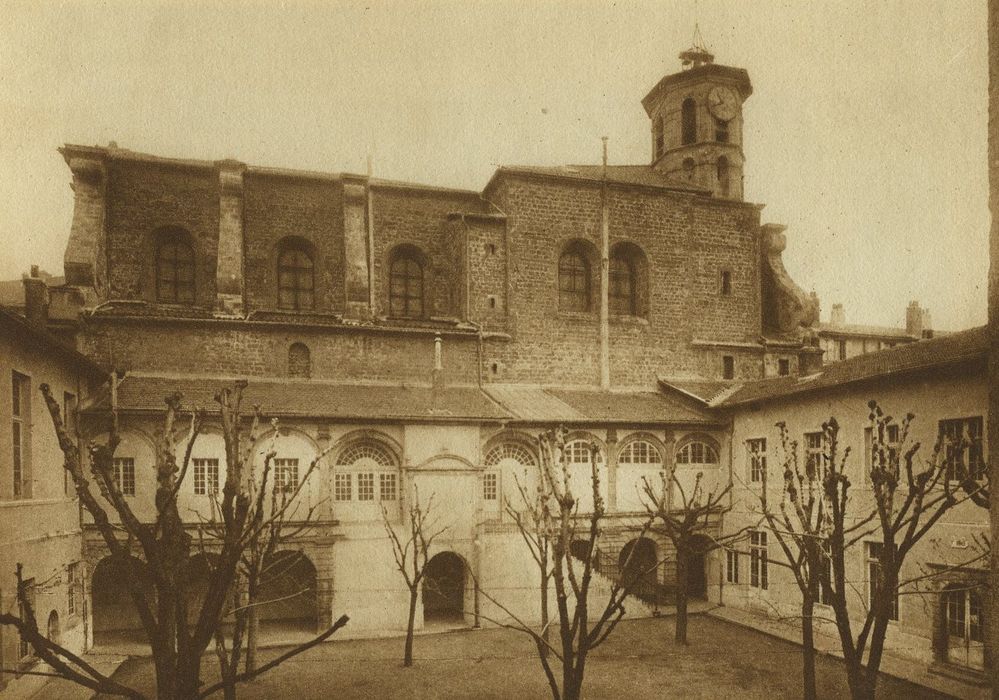 Eglise du collège ou église Saint-Georges : Façade latérale sud, vue générale