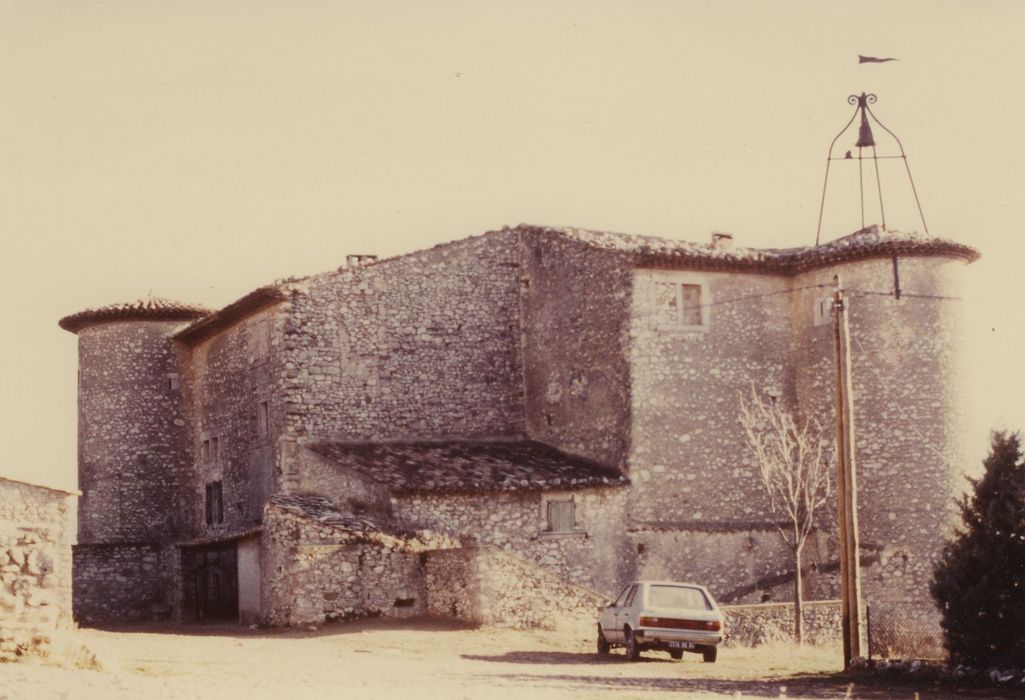 Château de Rustrel : Ensemble nord-ouest, vue générale