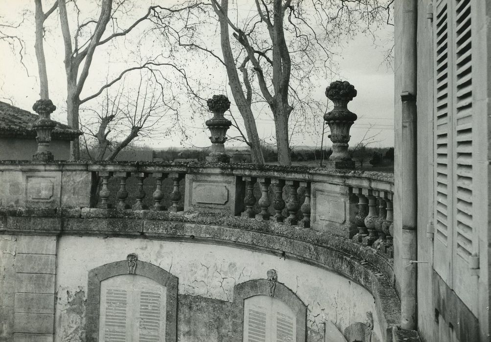 Château de Tourreau : Façade sud, aile ouest, vue partielle