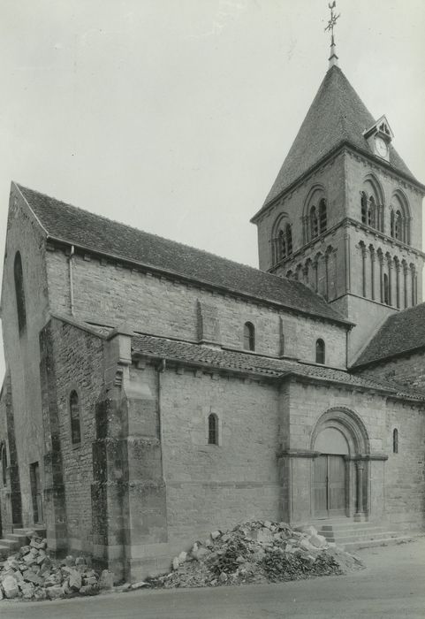 Eglise : Façade latérale sud, vue partielle