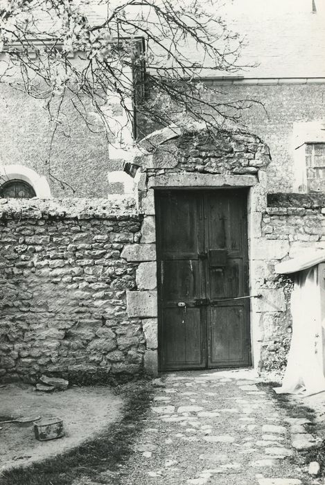 Presbytère : Portail (revers), vue générale