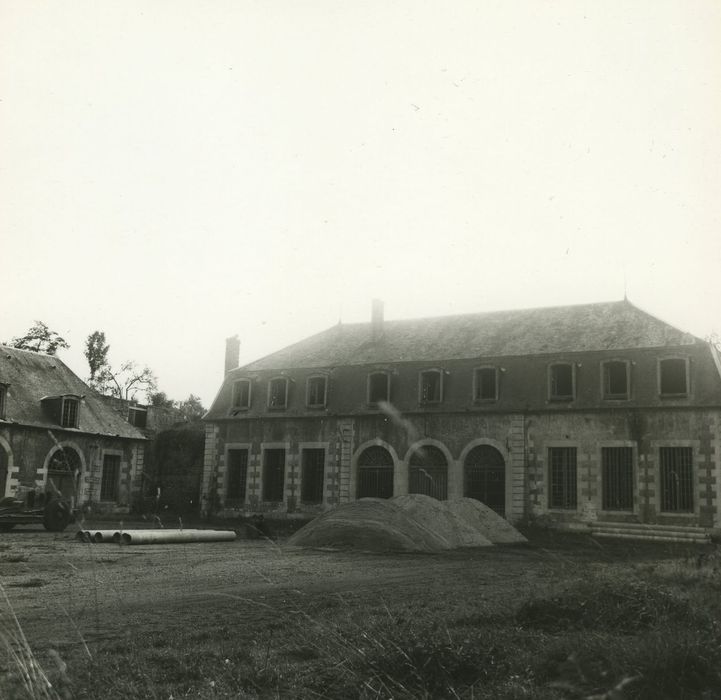 Forges royales de la Chaussade (anciennes) : Bâtiment administratif, façade nord, vue générale