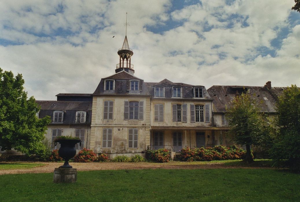 Château de la Chaussade : Ensemble ouest, vue partielle