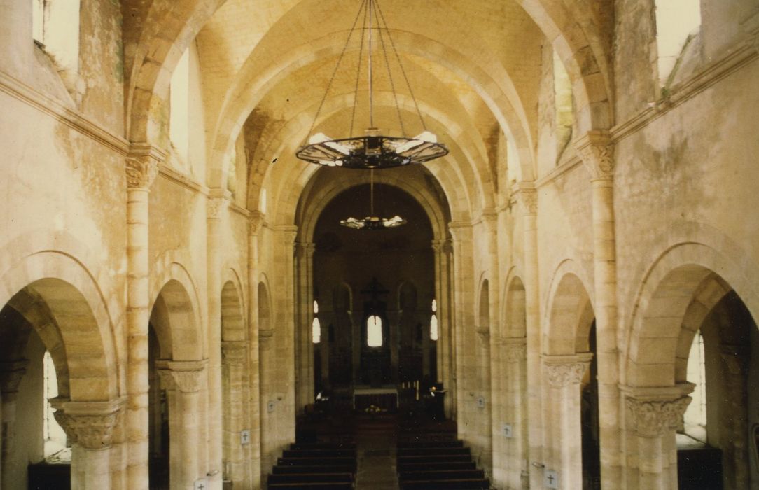 Eglise Saint-Alban : Nef, vue générale