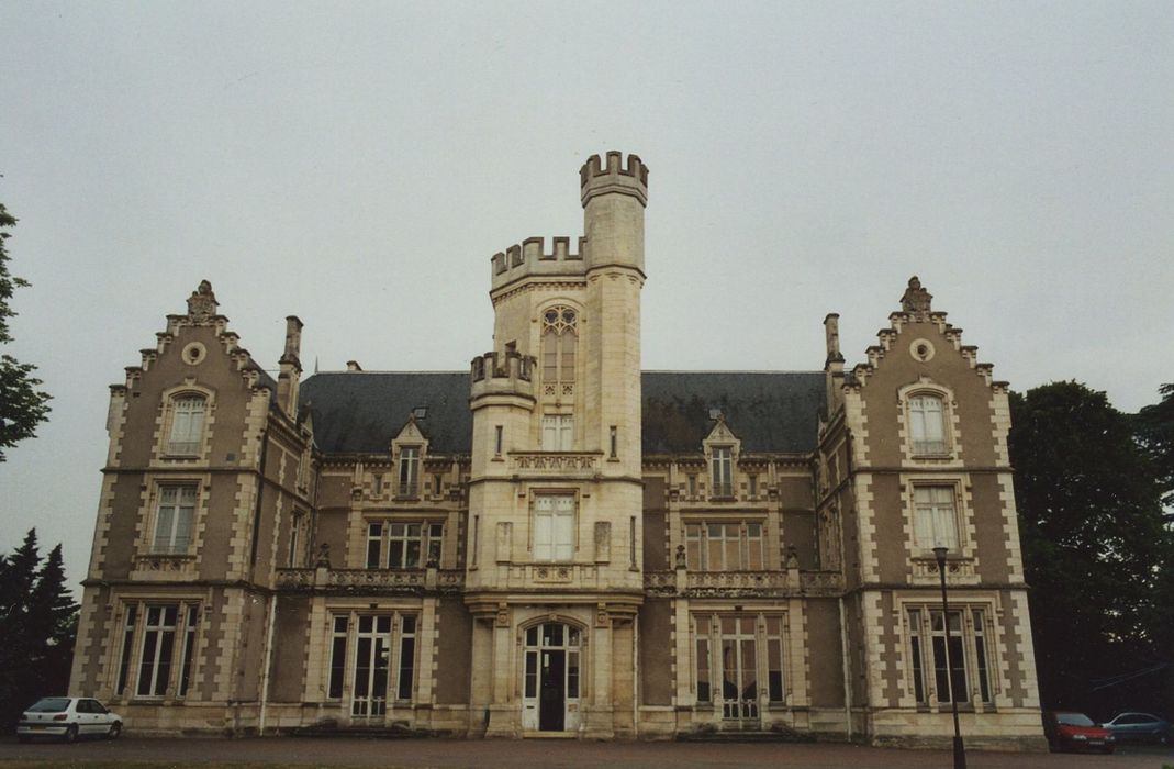 Château de Mouron : Façade est, vue générale