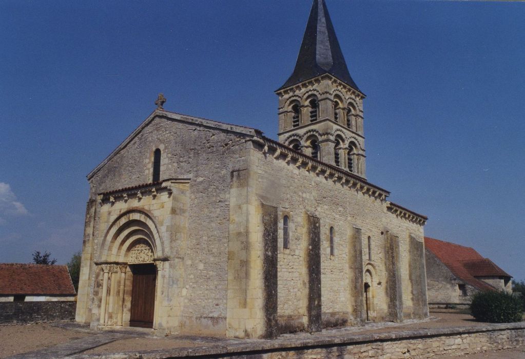 Eglise Saint-Julien : Ensemble sud-ouest, vue générale