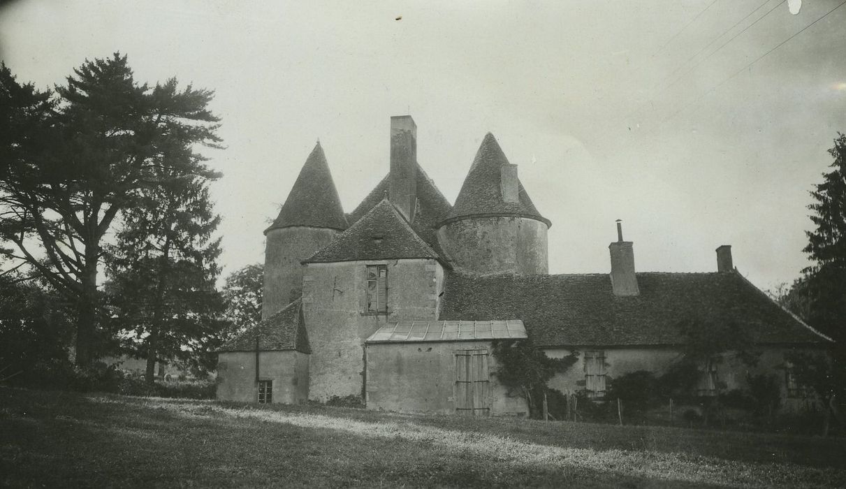Château de Chassy : Ensemble sud, vue générale