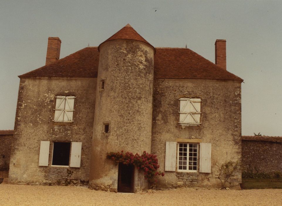 Château (vieux) : Logis, façade ouest, vue générale